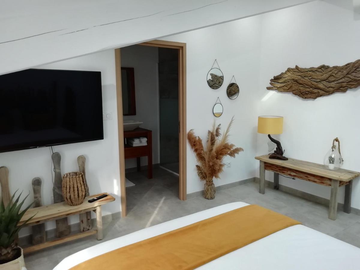 les chambres du Saunier Salin-de-Giraud Extérieur photo